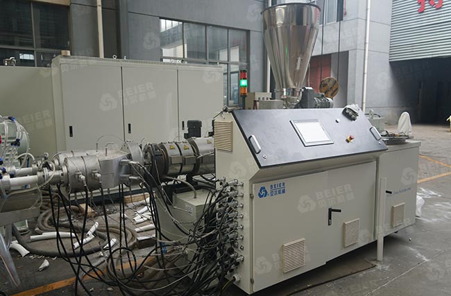 plastic pipe extrusion